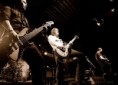 /album/alter-bridge/guys-are-rocking-out5-jpg/
